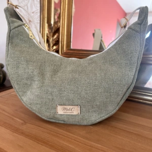 Demi-lune "vert kaki"
